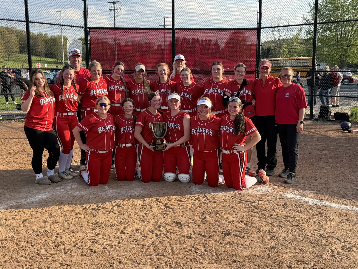 Beaver_Local's tweet photo. Congrats to the Beaver Local Softball team who defeat Martins Ferry 7-4 for the first Buckeye 8 softball title in school history! Go Beavers! Great game! https://t.co/qtdvAtghYF