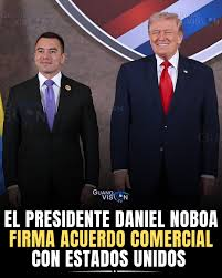 AlbertoAcostaE's tweet photo. Sumisión comercial y el mito de la reciprocidad
ECUADOR EN EL TABLERO DE TRUMP
Alberto Acosta  | Luciana Ghiotto

En noviembre de 2025, la administración Trump anunció marcos de  acuerdo de “comercio recíproco” con cuatro países del hemisferio  occidental: Argentina, Ecuador, El Salvador y Guatemala. En las primeras  semanas de 2026 estos marcos se formalizaron en sendos acuerdos: El  Salvador y Guatemala, a fines de enero; Argentina, en febrero; Ecuador,  en marzo. Esta oleada coordinada de acuerdos no es casual: responde a  una estrategia deliberada de Washington para consolidar una zona de  influencia económica y política en América Latina, asegurando el  alineamiento de los gobiernos de derecha de la región bajo la égida trumpista.  Los países firmantes comparten un rasgo común: presidentes que han  expresado su adhesión ideológica al proyecto político de Trump y su  disposición a subordinar la política exterior y comercial a los  lineamientos de EEUU.

El objetivo geopolítico de estos acuerdos es explícito: desplazar la  influencia de China en la región. En  definitiva, estos acuerdos trasladan al territorio económico y  regulatorio del Sur Global la disputa geopolítica que Washington libra  contra Beijing. América Latina es tablero de esa guerra.

El texto completo está disponible en
https://t.co/ZbnOBmeaJ0 

@andresalbujaba2