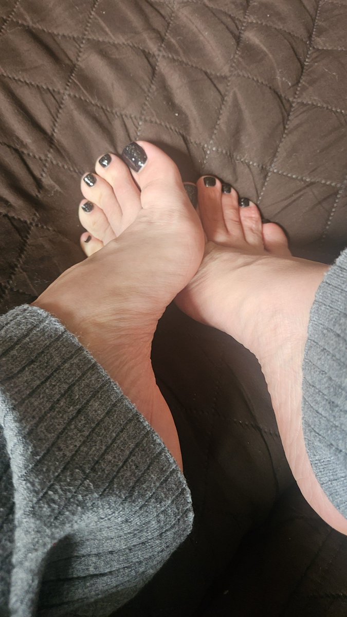 Hotwateryfeet tweet media