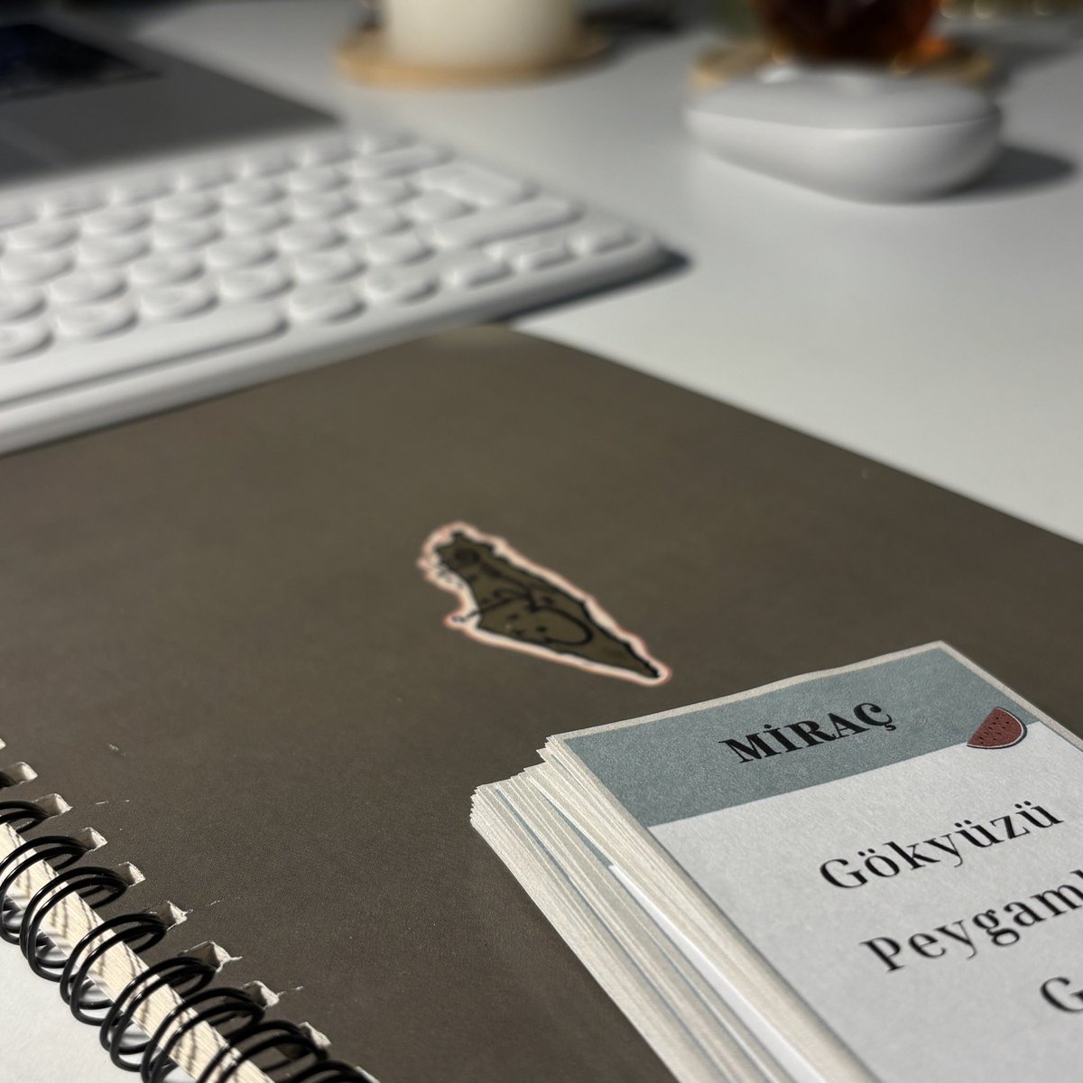 theşita tweet media