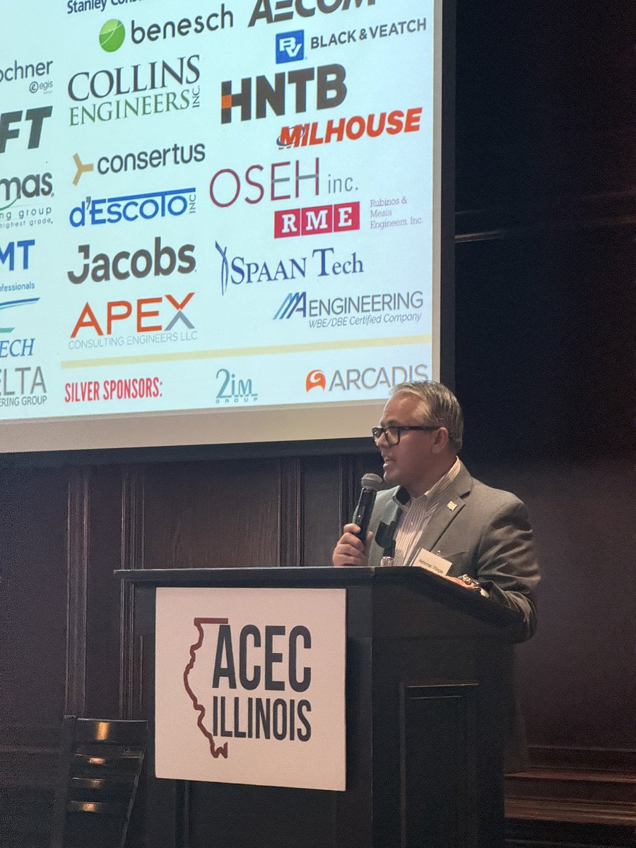 gilbert36ward's tweet photo. Had the opportunity to address the engineering firms associated with @ACECIllinois as we prepare to enter the construction season. These firms employ thousands of engineers and keep the city moving. Thank you Kevin for the opportunity. #letsgettowork #constructionseason https://t.co/kp3hxYK7Lu