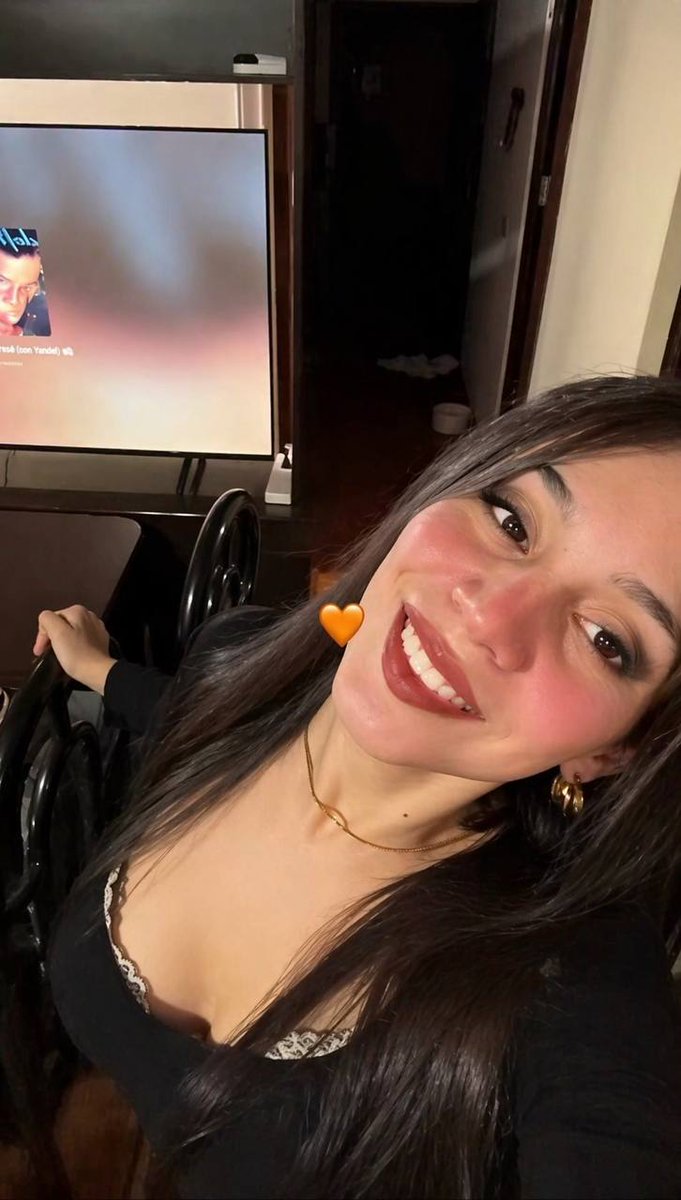 LovelysSinc's tweet photo. That little smile you put on my face when you send… it’s kinda addictive, don’t you think? 💸 https://t.co/qrUKdmZiYF