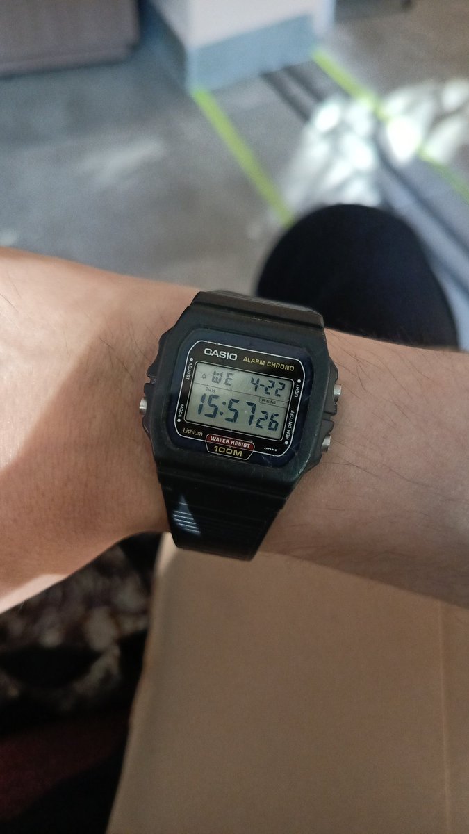 EmilioMartinM's tweet photo. @ThePeterMick CASIO w-720 https://t.co/Rj0XRzBjJQ