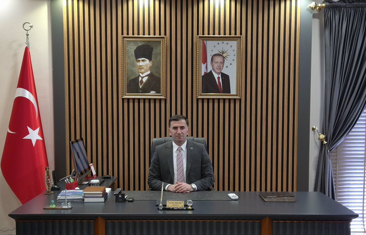 leventkucuk_'s tweet photo. 🇹🇷 Cumhuriyetimizin kurucusu Mustafa Kemal Atatürk başta olmak üzere, Milli Mücadele kahramanlarımızı saygı, rahmet ve minnetle anıyor; çocuklarımızın ve aziz milletimizin 23 Nisan Ulusal Egemenlik ve Çocuk Bayramı’nı en içten dileklerimle kutluyorum. https://t.co/tZFZw7iKbS