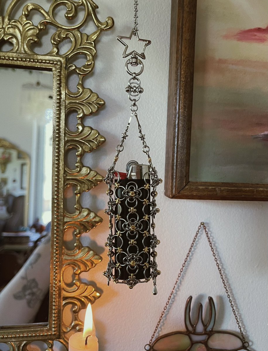 bug girl tweet media