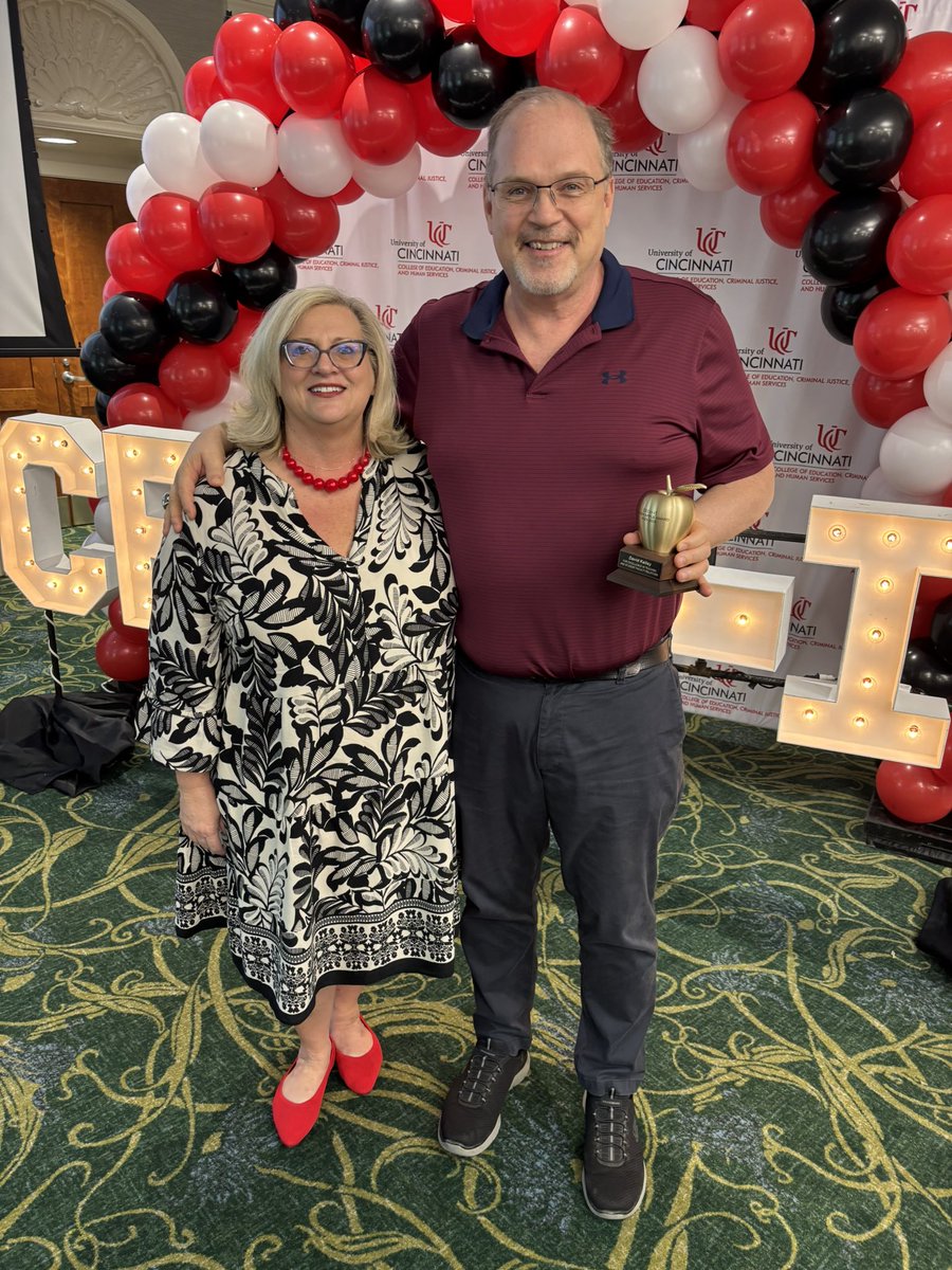 DrKelleyUC's tweet photo. I’m thankful to my @UC_SPAD students for selecting me for the Golden Apple 🍏 Award for Excellence in Teaching &amp; Student–Faculty Relations. And thanks to @UC_CECH Dean Lisa Huffman 
for the formal recognition. https://t.co/LOBQAjMZyJ