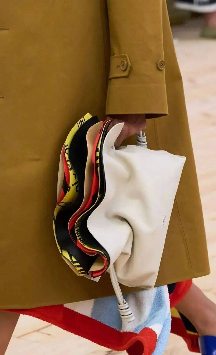 darwishnano18's tweet image. Bake u0026 smile!  Today’s cozy session: mixing buttery dough, sprinkling rainbow chips, and pulling warm cookies from the oven. Crisp edges, chewy centers—pure joy in every bite. Who’s joining the next batch #BakingFun #HomeBaking #SweetMoments