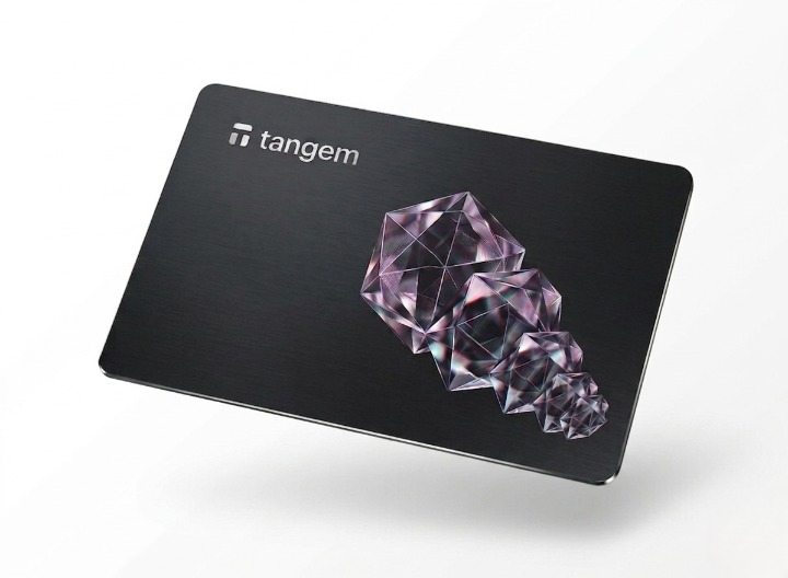 Sueno2dream's tweet photo. Second entry...  
Soo diamond’s and stock piling crossed my mind just few hours to the end so i made a card themed to that, simple and super dope 😎
#TangemArtDay
@Tangem https://t.co/u8xEx6t2eO