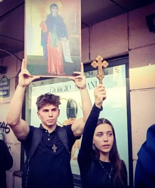 Μπορούμε να πούμε με βεβαιότητα o Χριστός ήταν επαναστάτης και κήρυκας της επανάστασης!Αναθρέψτε τα παιδιά σας με τέτοιο τρόπο ώστε να επαναστατούν ενάντια στην κακία, και τότε θα έχετε καταφέρει να τους δώσετε σωστή αγωγή. 
~ Αγίου Νικολάου Βελιμίροβιτς

pneumatoskoinwnia.blogspot.com/.../blog-post_…