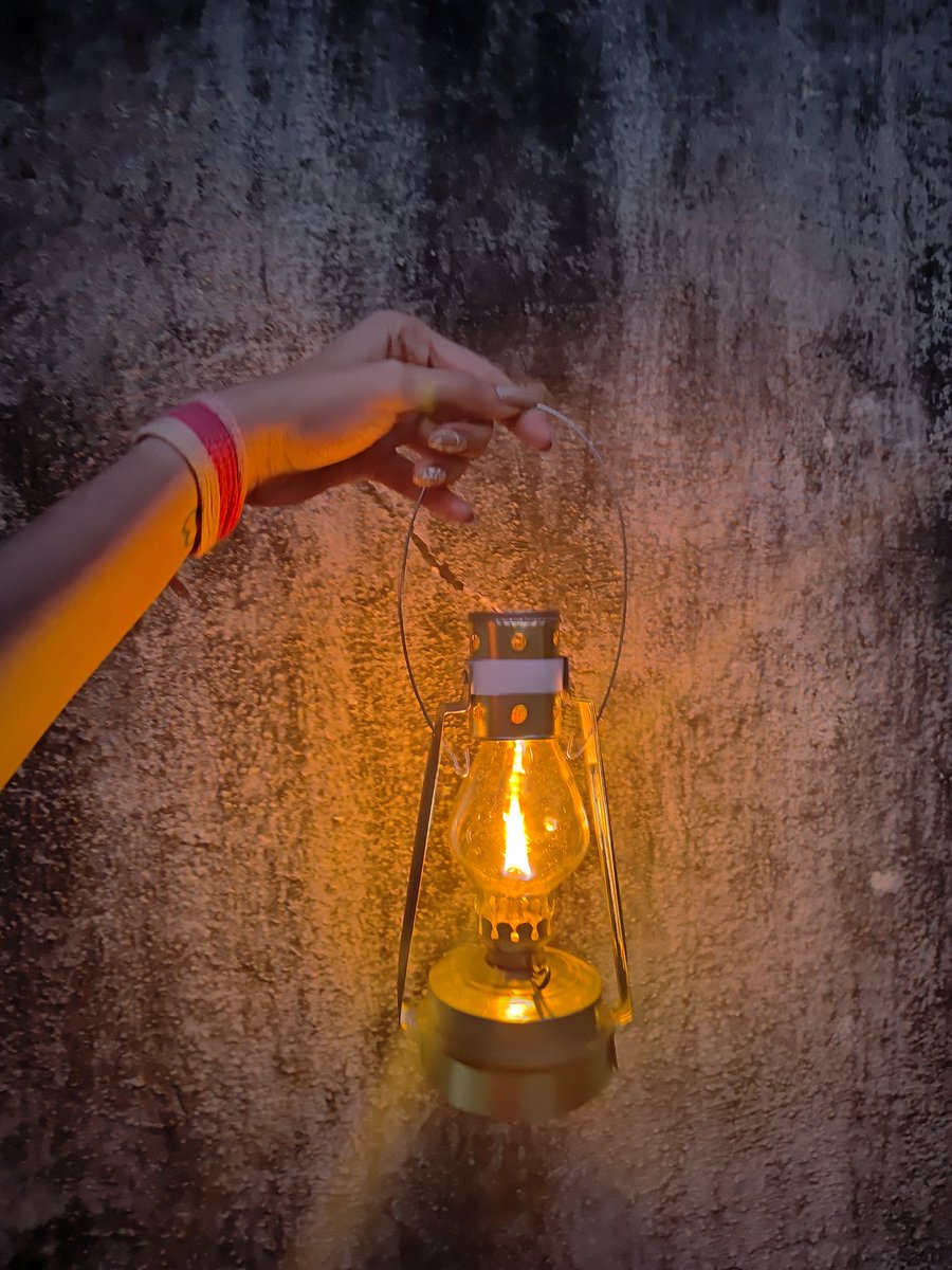 Unanimousl4343's tweet image. Nostalgia ♥️
#lantern #nostalgia #oillamp #lamp #pune #poona