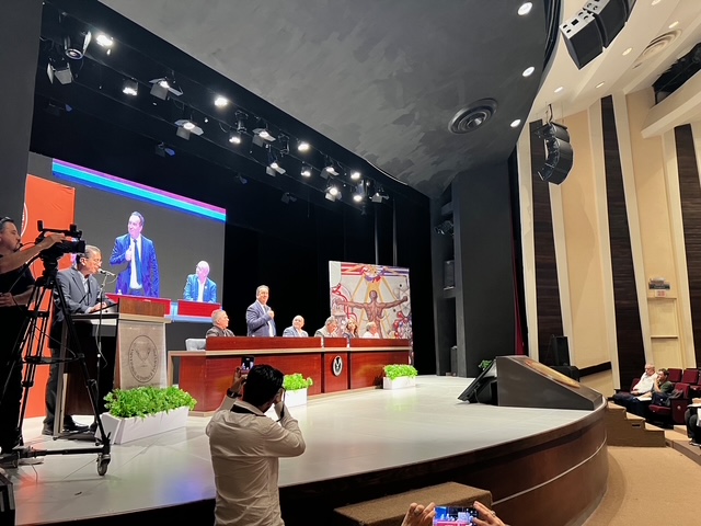 ulaergo's tweet photo. Nuestro presidente @ulaergo #MartínRodríguez en la mesa directiva en el marco de la apertura del XXXII Congreso de #Ergonomía #Semac https://t.co/bEZ15ccT9a