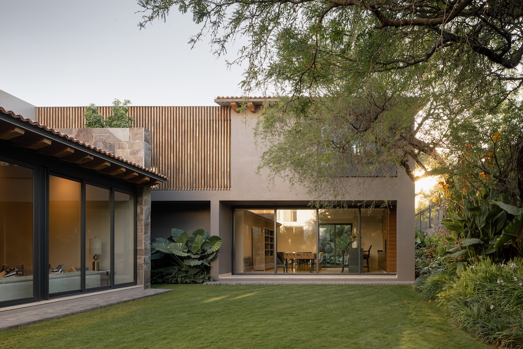 AmazingArchi's tweet image. Casa Trigo, Querétaro, Mexico by Heliana Arquitectura
Read more: amazingarchitecture.com/houses/casa-tr…
Photography: Ariadna Polo

#architecture #house #fashion #decor #diy #homedecor #amazingarchitecture #interiordesign #contemporaryhome #modern #residence #designer