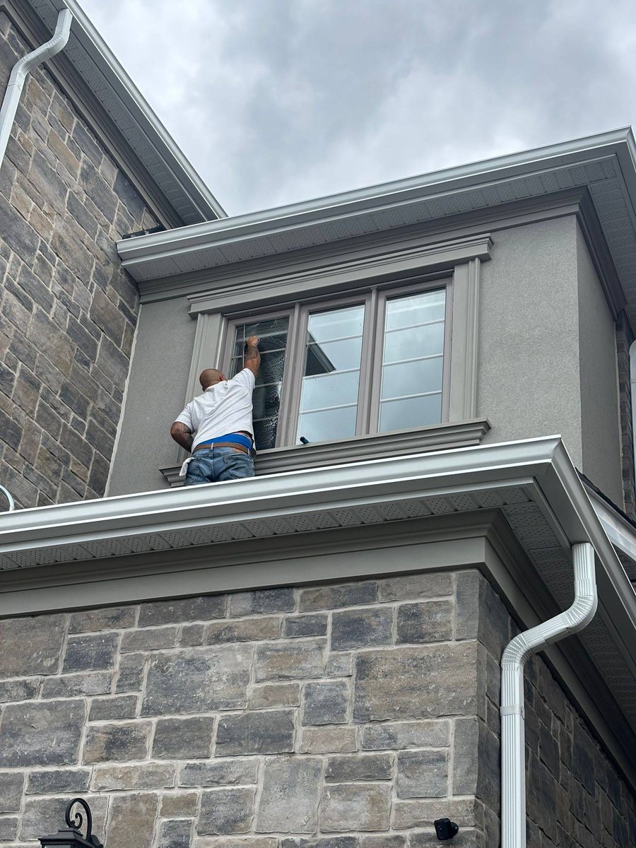 2dopros's tweet image. Dirty home exterior? 🏠💦
Get a FREE quote + 10% off your first service with 2do Pros Pressure Washing! Safe ✅ Efficient ✅ Affordable ✅
📞 +1 855 600 0345 | 📧 info@2dopros.com | 🌐 2dopros.com
#PressureWashing #2doPros #HomeCare