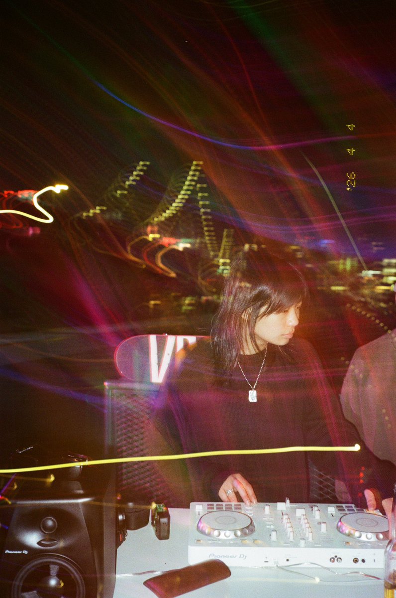 usevroom's tweet photo. nothing beats a ny rooftop dj set on film https://t.co/dRNyiXpHTn
