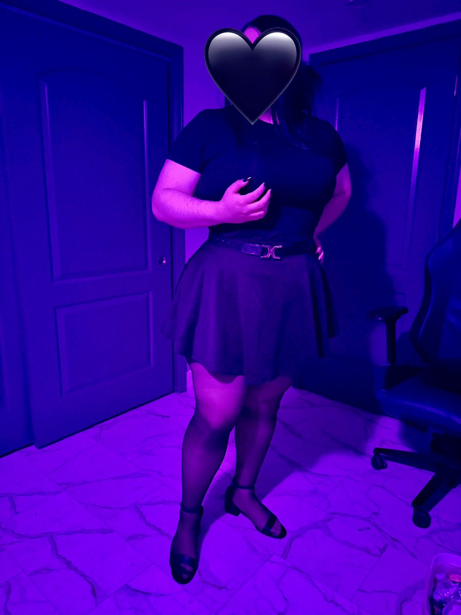 JustAndrealized's tweet photo. Just supporting myself 😏
#crossdresser #crossdressing #boytogirl #genderbender #cd https://t.co/u2edjpZ0m4