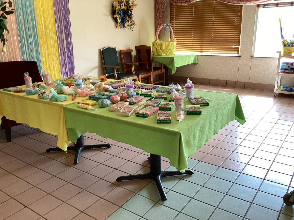 FrostburgRehab's tweet image. Part 2:

@FrostburgRehab hosted its very first Easter Carnival. What a fun filled afternoon of games, prizes, raffle drawings, egg coloring , and a visit and photo opportunity with the #EasterBunny!

#FrostburgRehabCenter #Easter #Carnival #FirstAnnual #MusicExpressDJ