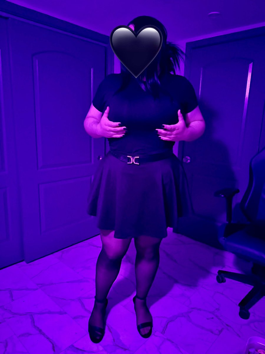 JustAndrealized's tweet photo. Just supporting myself 😏
#crossdresser #crossdressing #boytogirl #genderbender #cd https://t.co/u2edjpZ0m4