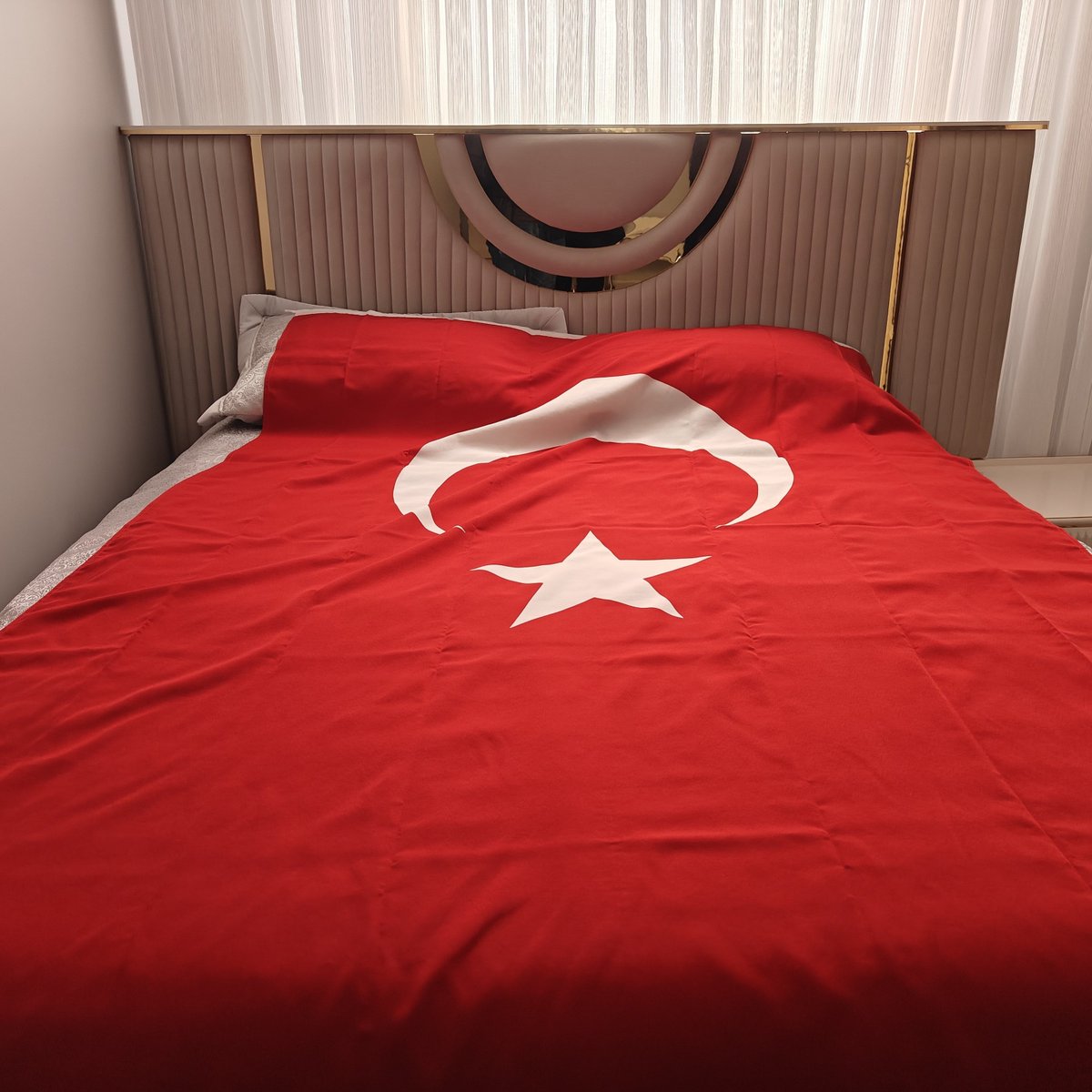 SİYAH SANCAK tweet media