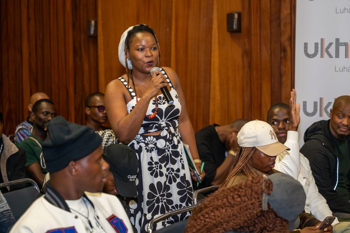 ukhozi_fm's tweet photo. Sithuthukisa amaCiko akithi!  

Ukhozi FM x Capasso Songwriters Workshop📝

📍SABC M1 Studios, eThekwini

#UkhozixCAPASSOSongwriterWorkshop 
#UkhoziFM  
#CAPASSO
#SongwritingIsCool
#LanguageLeads https://t.co/dbjVIzI6s9