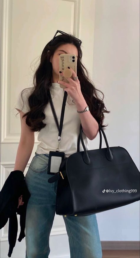 _missbanter's tweet photo. corporate girl woman crush wednesday https://t.co/3HWOutsvzO