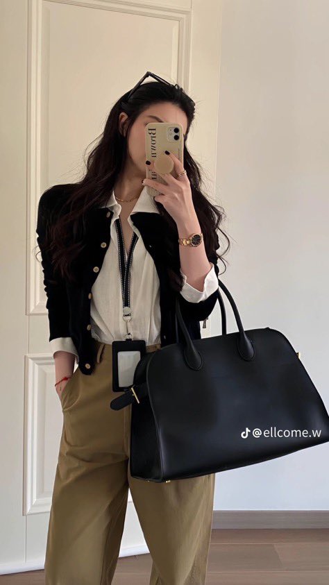 _missbanter's tweet photo. corporate girl woman crush wednesday https://t.co/3HWOutsvzO