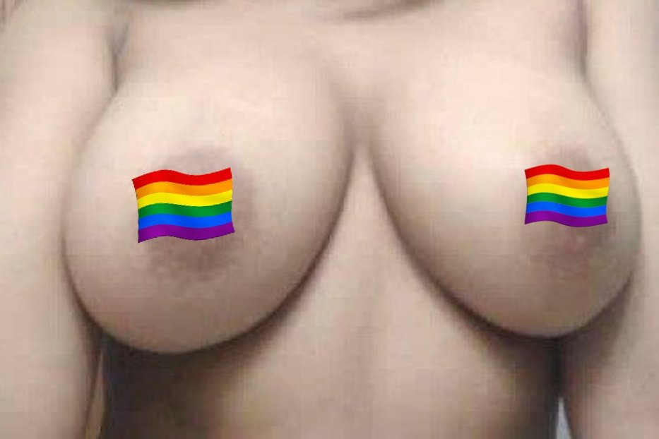 Molly Leash tweet media