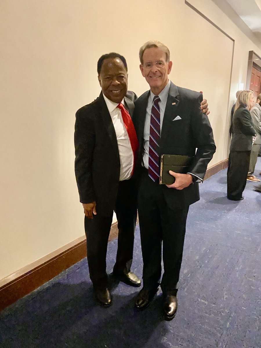 ⁦Two Baptist warriors fighting to end the Christian genocide in Nigeria!

<a href="/tperkins/">Tony Perkins</a>⁩ @realdonaldtrump ⁦<a href="/POTUS/">President Donald J. Trump</a>⁩