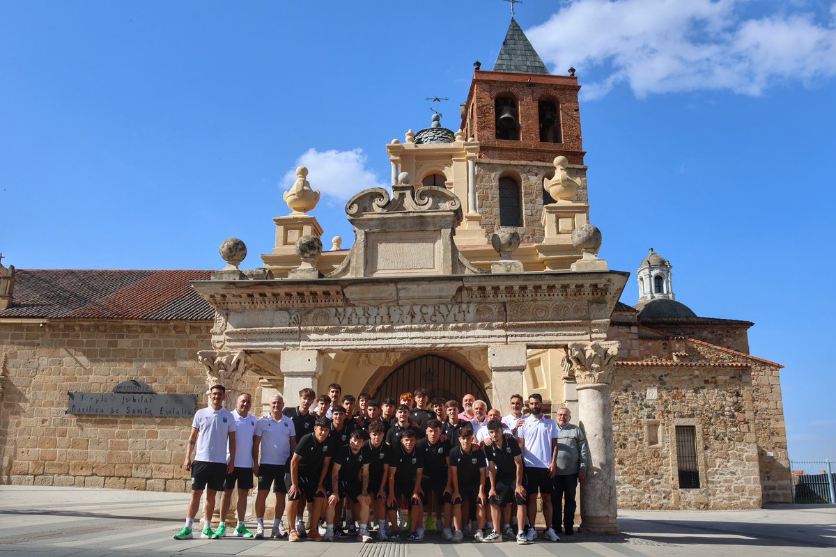 Academia_Merida tweet picture