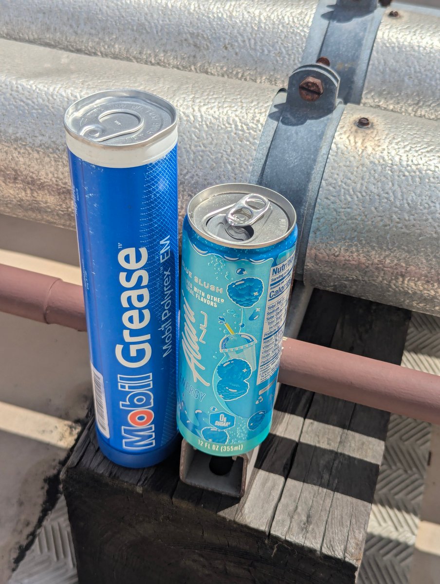 born_to_post's tweet photo. beneath one tab, a pungent mix of precision formulated industrial chemicals crucial to the functioning of the facility's mechanical systems. beneath the other, some grease https://t.co/w1qRnfyJn3