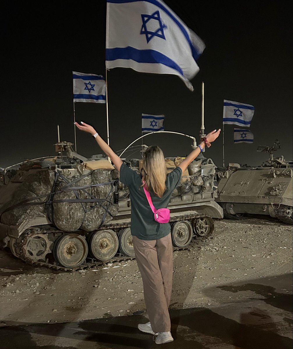 Debra Lea tweet media