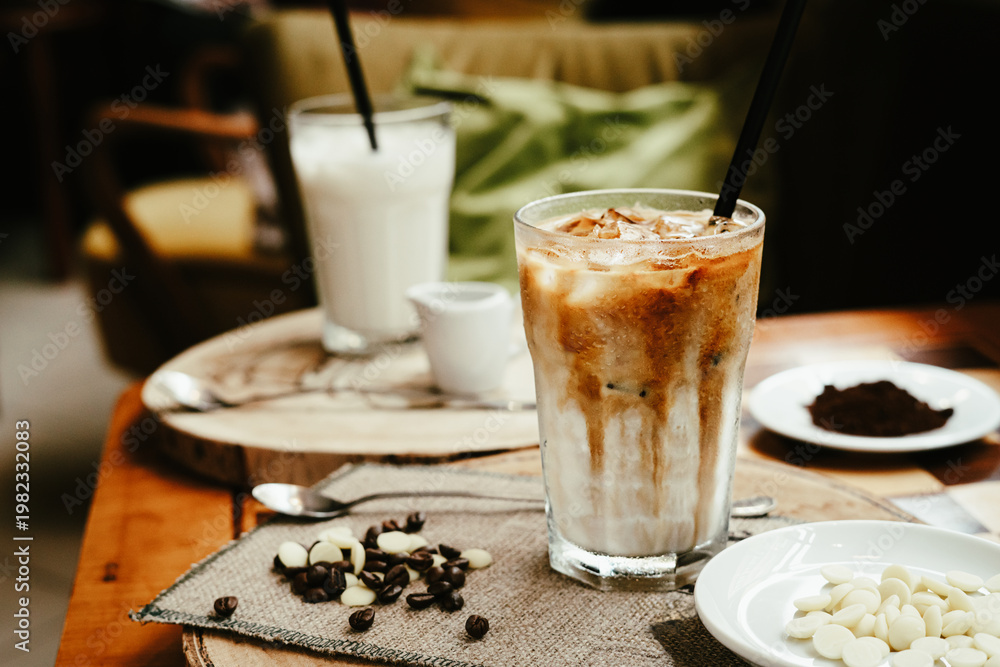 Stockcrafter_'s tweet image. Refreshing #summer drinks, Taste, color, and aroma—all perfectly balanced to keep you coming back for more.

#drink #coctail #icetea #photography #colors #microstock #AdobeStock #icecoffee #MatchaLovers 
stock.adobe.com/pl/stock-photo…