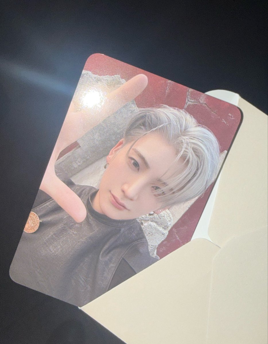 오늘은 머리를 꼭 내렷길😳