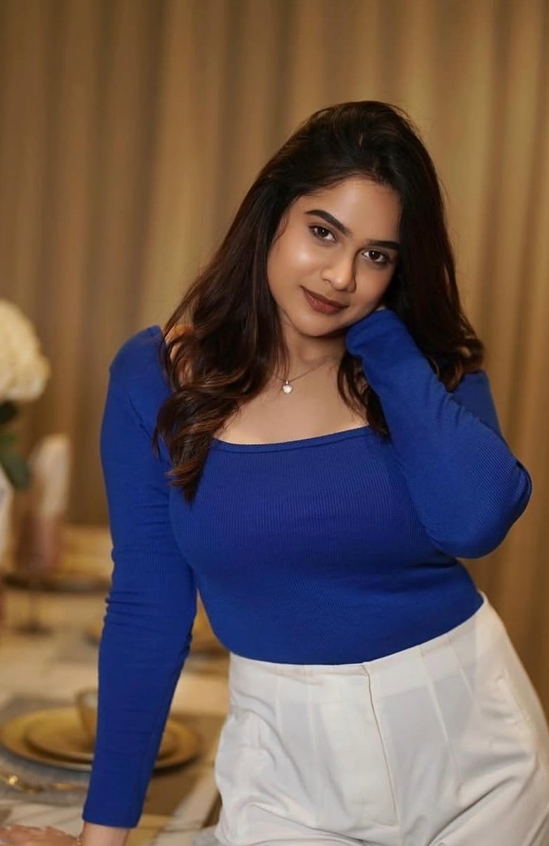 PrakazVijay_Of's tweet photo. Actress #Parveen Insta ! 🤍 https://t.co/d8qCjanHR5