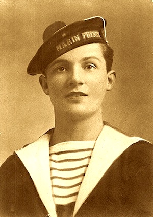 31 mars 1942. Un ouvrier mécanicien, engagé dans la résistance communiste. Il a 27 ans, un jeune enfant. Bientôt il sera fusillé. "Sachez, écrit-il à sa famille, que devant le poteau la mort ne fait pas peur, la mort ne fait pas trembler un Catholique Français". Gérard Argillos.