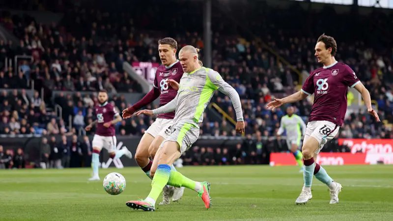 Burnley 0-1 Manchester City El 24º gol de Haaland en la Premier League esta  temporada, una definición tranquila y serena tras quedar solo ante el  portero, pone al City por delante en