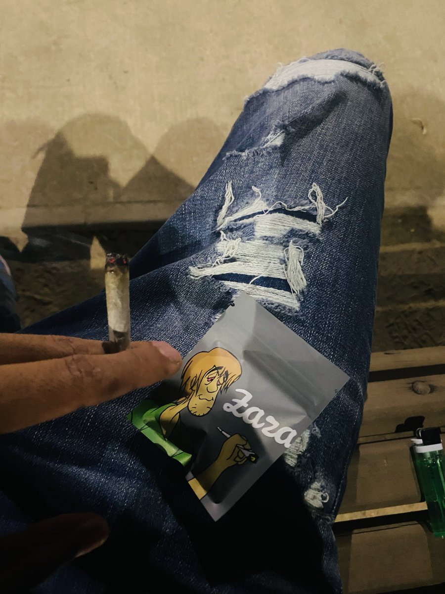xhulito.20 tweet media