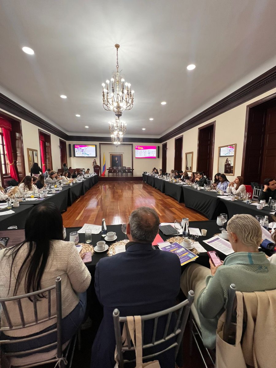 LuisMoraFe's tweet photo. Hoy, en el Encuentro de la Coalición #SonNiñasNoEsposas, analizamos la implementación de la Ley 2447 de 2025 sobre matrimonios infantiles y uniones tempranas. Reafirmé la importancia de seguir trabajando con gobierno, cooperación y sociedad civil para erradicar esta práctica. https://t.co/fdulZENPdt