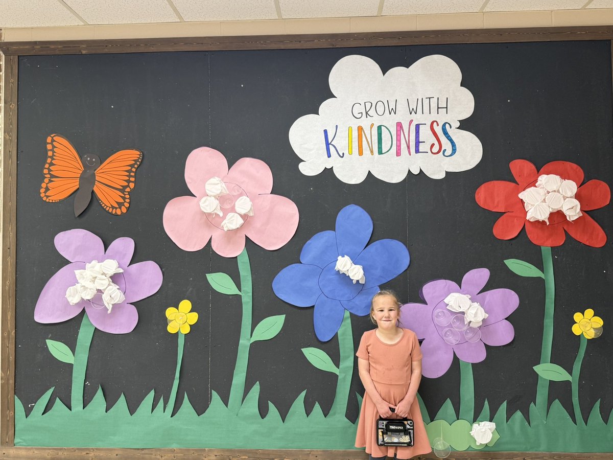 CentralLyon's tweet photo. Congrats to Ms. Whitsell's 3rd graders! You earned the perfect ticket to pie Principal Harman!
This April, our students are Grow(ing) with Kindness — earning paw prints and punching their way to amazing prizes. These students are showing us what kindness looks like! https://t.co/TWiQQzoC67