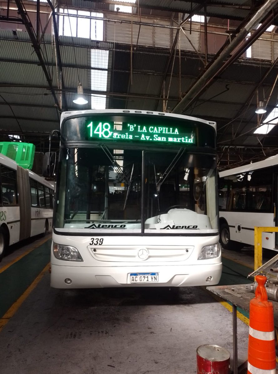 bairesbondis's tweet photo. Próximamente linea 148 interno 339

Se siguen alistando coches para poder salir a circular, además se ve un articulado que próximamente también estara en la linea.

#linea148 https://t.co/WAki2QOGVf