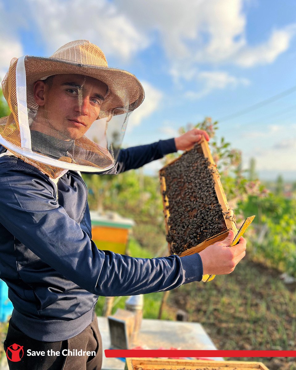 SaveChildrenAlb's tweet image. Arjon, 21, from Vau i Dejes turned his passion for beekeeping into a business through the #Power4AY Start-Up grant in Shkoder. With 20 hives and equipment, he now aims to build a bee park and create a local organic honey brand. #Youth #Entrepreneurship