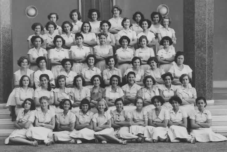 Ma_Mostafa12's tweet photo. طالبات كلية البنات الإنجليزية، الإسكندرية، مصر، 1950♥️🇪🇬 https://t.co/SYm5g2tBAI