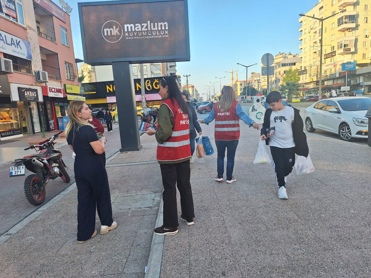 tipmersinil's tweet photo. Kazanacağımız Bir Dünya Var!

Emekçileri yoksullaştıran, emeklileri açlığa mahkum eden, gençleri geleceksizleştiren, kadınları güvensizliğe terk eden kara düzene karşı bu 1 Mayıs’ta Türkiye İşçi Partisi Korteji’nde buluşalım!

1 Mayıs’ta alanlara! https://t.co/9aGxQ0yTJZ