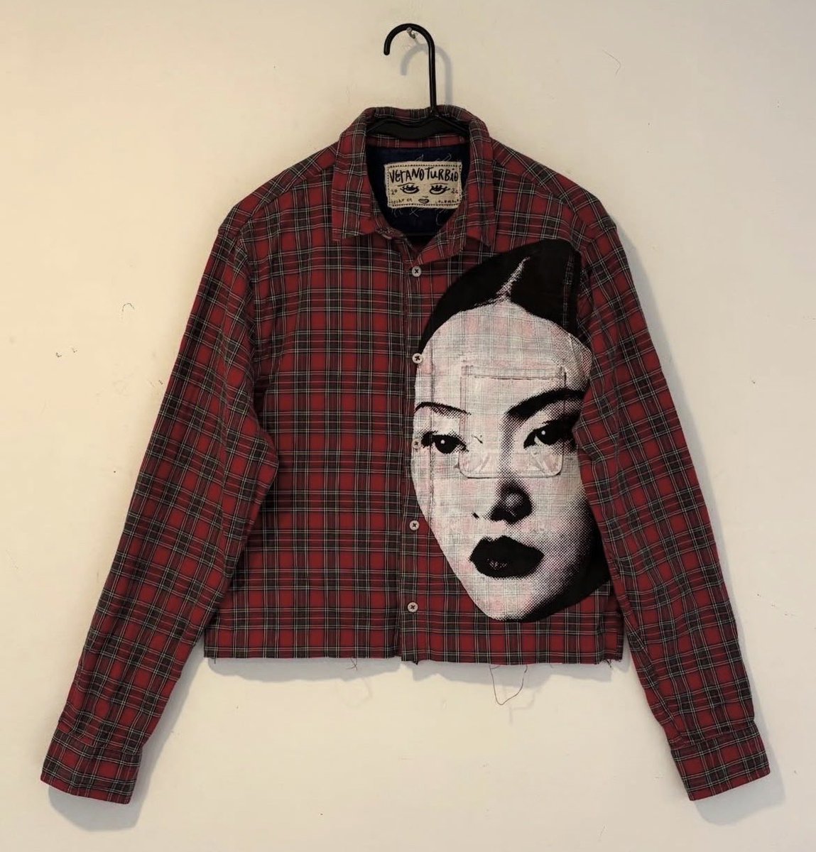 pinkskysyre's tweet photo. jacket by verano turbio https://t.co/06lWf2gkPA