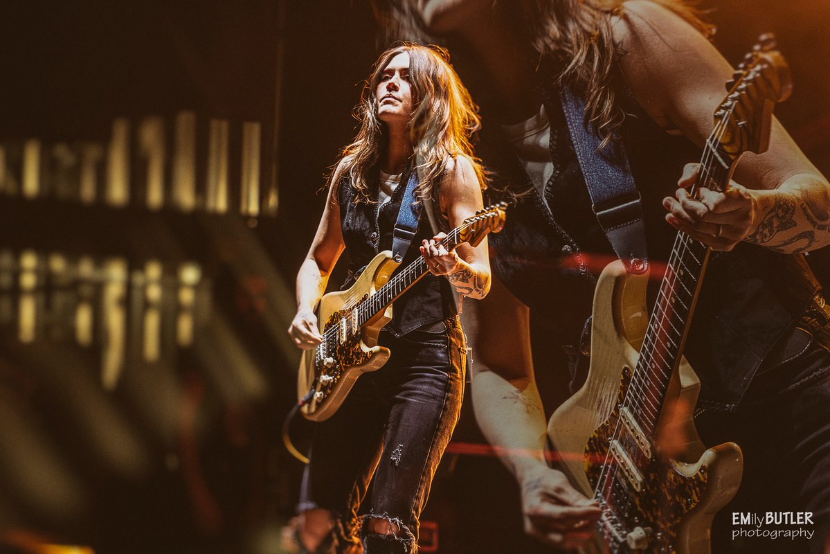 Larkin Poe tweet media