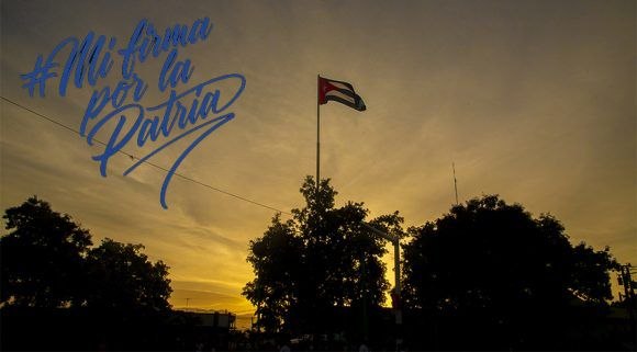 7Mararodriguez's tweet photo. @PartidoPCC @DiazCanelB @DrRobertoMOjeda Por mantener la soberanía y la dignidad #MiFirmaPorLaPatria https://t.co/2TLlm7V7oy