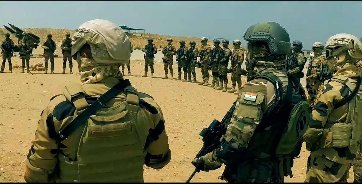 Kellar999's tweet image. Egyptian Thunderbolt Commandos with Indian Para SF during Exercise Cyclone-4

#Egypt #India