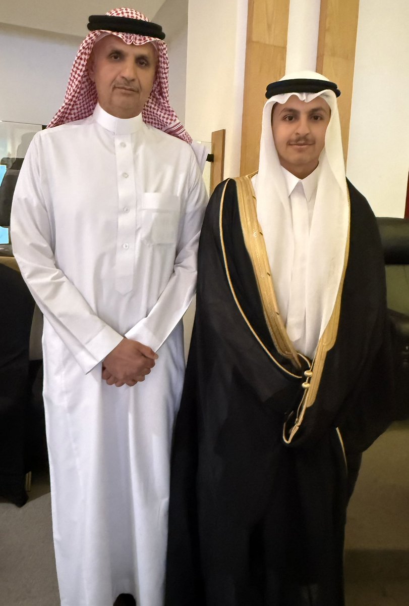 abdulforgiving's tweet photo. أحتفل الإبن سلطان … ابن شقيقي اللواء / عبدالقادر وزملائه في مدارس #الخوارزمي بتخرجهم من الثانوية العامة . الحفل الذي أقيم مساء اليوم في #جامعة_اليمامة بمدينة الرياض  شهد العديد من الفقرات والكلمات وشارك الإبن سلطان في  #العرضة_السعودية التي أداها مع مجموعة من زملائه على مسرح الجامعة ، كما تلقوا تكريم إدارة المدرسة ، مبروك للإبن سلطان والتهنئة موصولة لوالديه ولنا جميعاً ، وعقبال الشهادات العليا يابطل .