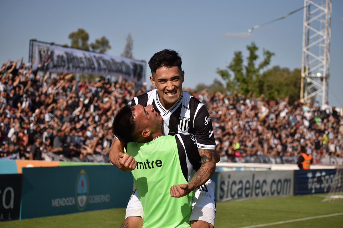 Se viene el clasico entre #GimnasiaMza y #Independiente

Repasamos los goleadores y asistidores de cada equipo.

El ultimo enfrentamiento fue en 2022 cuando Gimnasia gano en los Cuartos de Final de Reducido 1 a 0.

El hincha de Gimnasia se tiene fe para este partido.