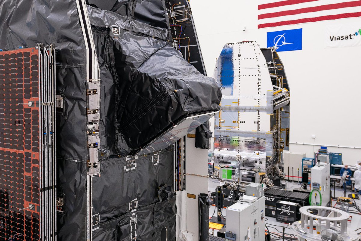 viasat's tweet photo. Most people will never see what goes into building a satellite – the rigor of assembly, pushing every component to its absolute limits, and the final trip to the launch site.

Discover the path to commercial service: 👉 https://t.co/hx9iunb6sc

📸: @Boeing | #ViaSat3 #VS3F3 https://t.co/Aukh2YirTr