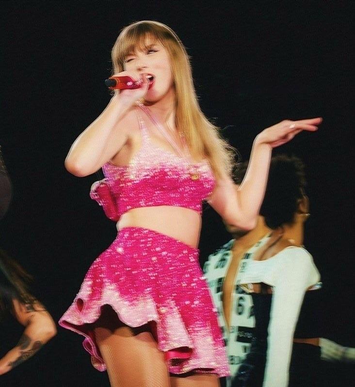 JenluvvssTS's tweet image. WednesTay, WednesTay, WednesTay❤️❤️❤️
#TaylorSwift